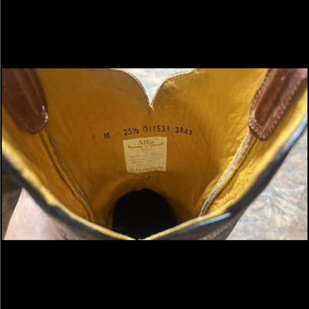 Boots - Picture 3 of 4